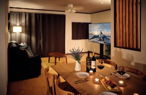 Takasaki House | 10-minute walk from Takasaki Station! Unlimited Netflix viewing on a 75-inch TV! 92 sq.m. 3LDK Stylish and luxurious home.