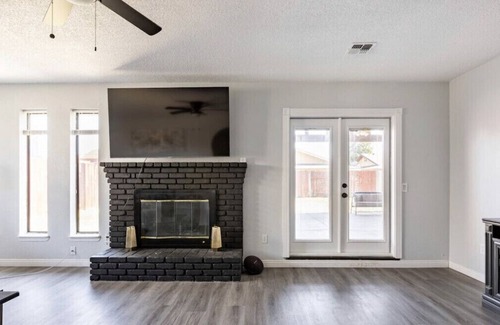 Pumpkin Center House | 10 minutes from downtown beautiful family home with lots of space.