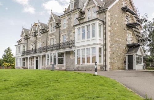 Newtonmore Apartment | 10 Monarch Country Apartments
