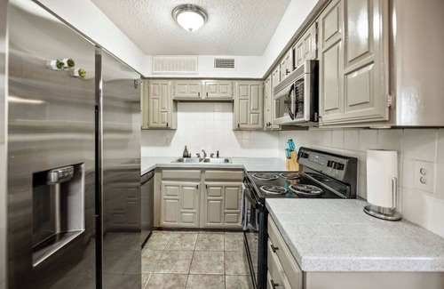 Irving Apartment | 10% OFF Cozy 1BD Condo, Pool, DFW HWY - DFW South Irving