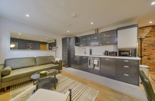 St Albans Apartment | 10% OFF Weekly Savings Leisure WiFi Parking Sleeps
