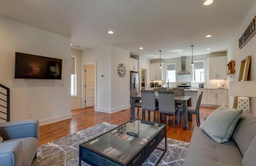 Katie Hill Neighborhood House | 10 Percent OFF New Home Downtown Sleeps 8