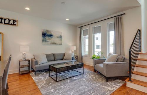 Katie Hill Neighborhood House | 10 Percent OFF New Home Downtown Sleeps 8