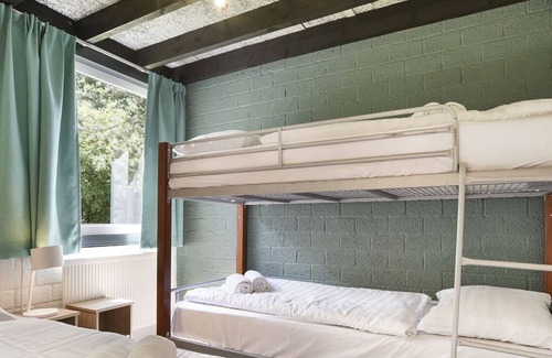 Hapert House | 10-person bungalow in the holiday park Landal Het Vennenbos