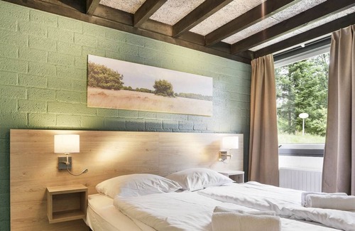Hapert House | 10-person bungalow in the holiday park Landal Het Vennenbos