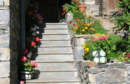 Bozel Apartment | 10-person gîte in an excellent location ("3 Vallées" ski area and Vanoise National Park)