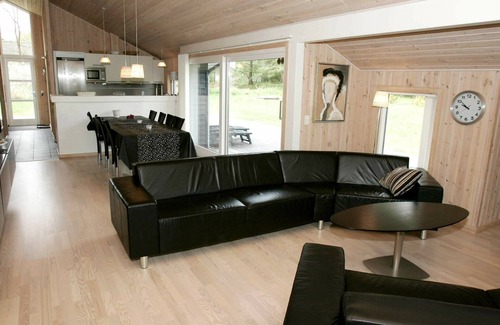 Oster Somarken House | 10 person holiday home in Aakirkeby