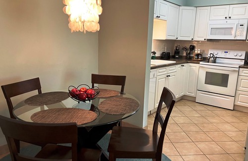 Demere Park Condo | 10% SEPTEMBER DISCOUNT! GROUND FLOOR, WALK TO VILLAGE, PET FRIENDLY