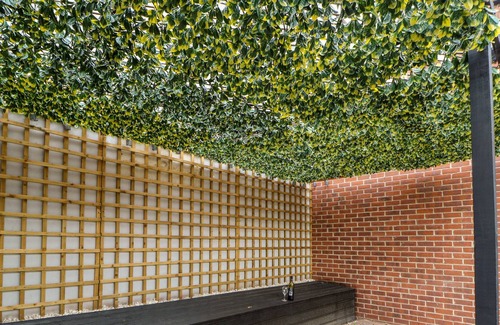 Wakefield Apartment | 10, ST JOHN'S NORTH APARTMENTS, romantic, with a garden in Wakefield