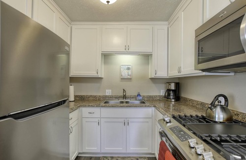Downtown Condo | 10 Steps to the Beach/Oceanview