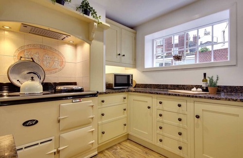 Southampton City Centre House | 10 Westgate Street - 5 Star 18th Century House