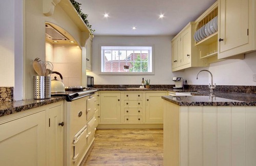 Southampton City Centre House | 10 Westgate Street - 5 Star 18th Century House