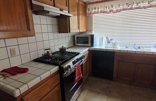 Coarsegold House | 100 Acre Wood Honeymoon Ranch House Thinking Log, 3 bed, 2 bath, WiFi, AC