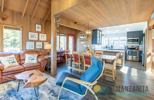 Manzanita House | 100 feet to the beach, dog friendly, spacious. Quintessential Beach House!