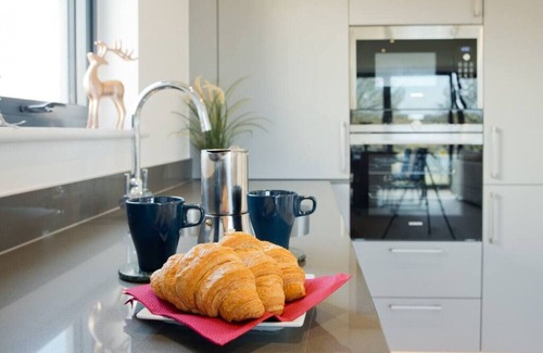 Cirencester House | 100 Howells Mere - 100HM - Lakeside Spa Property