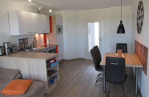 Wurster Nordseekuste Apartment | 100 m to the sea, family friendly, nonsmoker, apartment with dike view