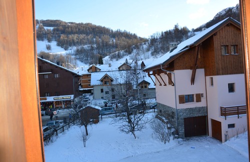 Valloire Apartment | 100 m2 col du Télégraphe 4* for 10 people in the center of Valloire