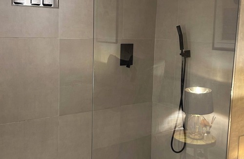 Montrouge Bed & Breakfast | 100% Private Spa with sauna and jaccuzzi