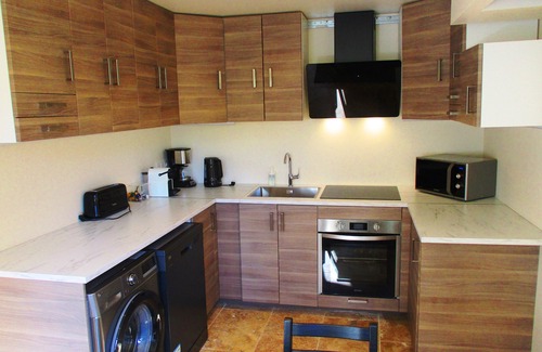 Uzes Apartment | 100% quiet in Uzès! Swimming-pool 12X8m, 60m²+private terrace, big garden, WIFI