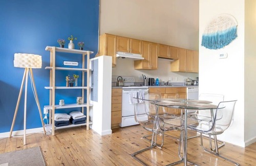 Downtown Apartment | 100 Year Old Historic Brick 2BR Loft High Ceiling3