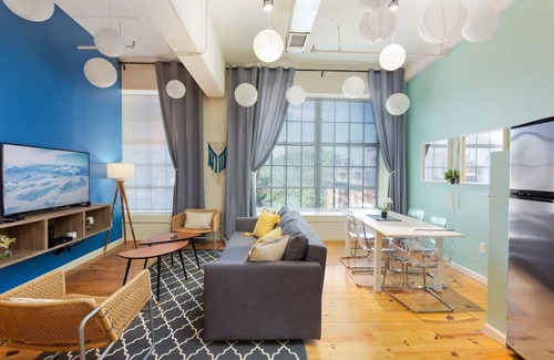 Downtown Apartment | 100 Year-Old Historic Brick 2BR Loft High Ceiling6