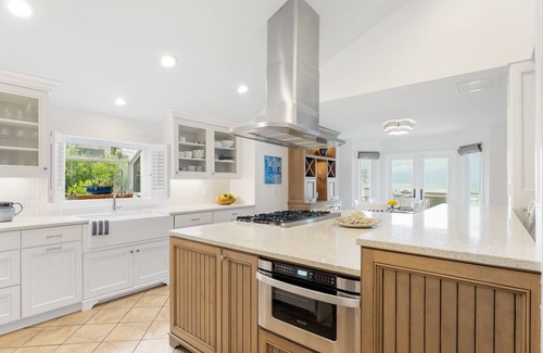 Folly Beach House | 1001 E. Arctic - Out Of The Blue - Unique Outdoor Space- Luxury