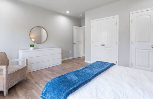 West Oakland House | 1002 Adeline St. Oakland 2BR City Nest 13mins Walk to BART