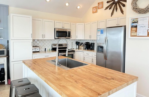 Ocean Sands House | 100ft to Beach! Ocean Views! Pool,Hot Tub, Slps 12