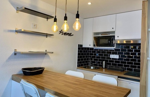 Tignes Apartment | 100m from resort center, 1st floor, balcony, tv, ski locker, 22m², Tignes