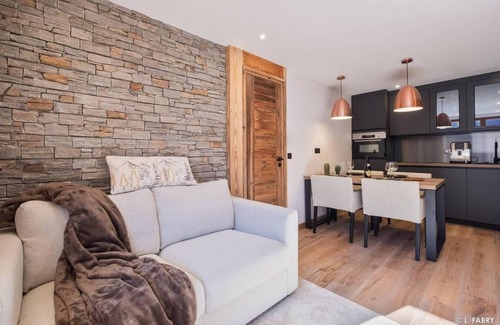 Tignes Apartment | 100m from resort center, 3rd floor, balcony, tv, ski locker, 35m², Tignes
