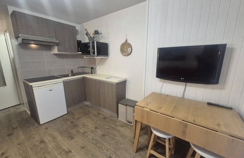 Les Boisses Apartment | 100m from shops, Ground floor, balcony, tv, ski locker, 24m², Tignes