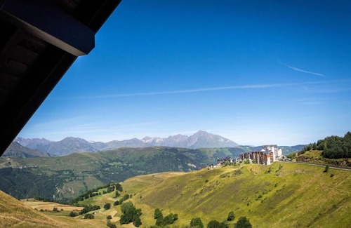 Peyragudes Apartment | 100m from ski slopes, 2nd floor, view valley, parking, tv, ski locker, 40m², Peyragudes