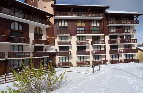 Vallandry Apartment | 100m from ski slopes, 2nd floor, view mountain, balcony, tv, ski locker, 47m², Peisey-Vallandry