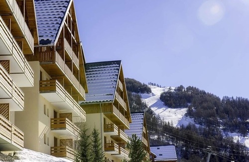 Valloire Apartment | 100m from ski slopes, 4th floor, balcony, parking, ski locker, 55m², Valloire