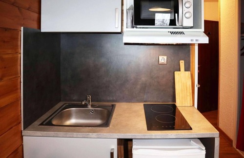 Les Orres Apartment | 100m from ski slopes, 1st floor, view valley, tv, ski locker, 20m², Les Orres