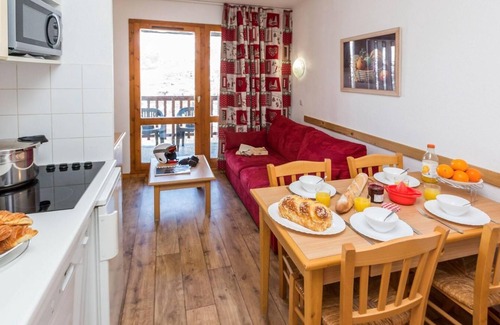 Valmeinier Apartment | 100m from ski slopes, tv, ski locker, 44-48m², Valmeinier