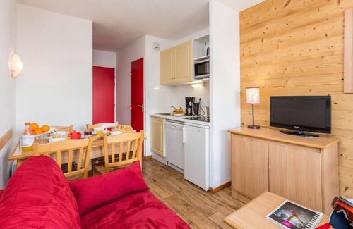 Valmeinier Apartment | 100m from ski slopes, tv, ski locker, 44-48m², Valmeinier