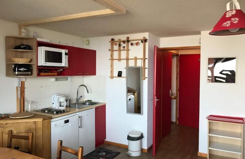 Vallandry Apartment | 100m from ski slopes, Ground floor, balcony, tv, ski locker, 25m², Peisey-Vallandry