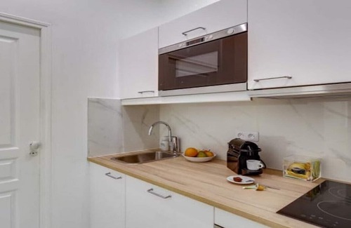 8th Arrondissement Apartment | 100sq.mt 2BR : Parisian Elegance in the Heart of the Triangle d’Or