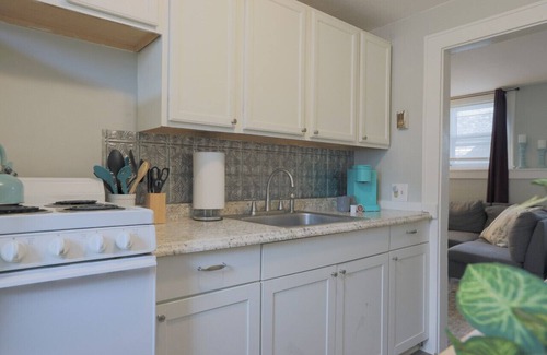 Old North End Apartment | 101 E · Cozy 1 bedroom apt with office and parking