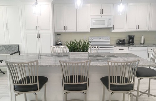 Daytona Beach Shores Condo | #102 2BR 2KING-1QMURPHY 2.5BA OCEAN FRONT Laundry Rm Remodeled 20# DOG Spacious