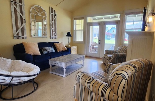Oroville House | 102 Shenanigan Lane at Veranda Beach