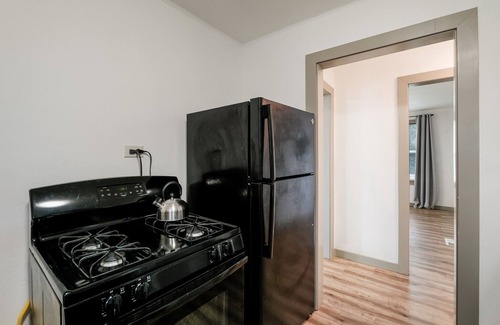 Olmos Park House | 102MAB - 50% OFF Monthly rental : NEW Cozy 1BR Apt in SA