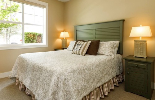 Oroville House | 104 Maeberry Lane (Country)