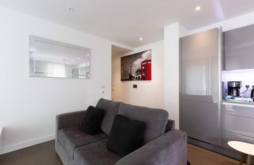 Walworth Apartment | 104 WH - Sophia Suite