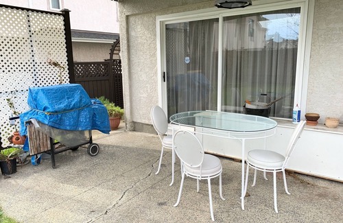 Saanich East Apartment | #106 Gordon Head Rd - 2 Bed Gorgeous Garden Suite
