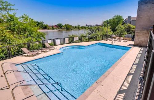 North Capitol Apartment | 1062 Riverfront