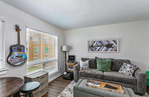 North Capitol Apartment | 1062 Riverfront