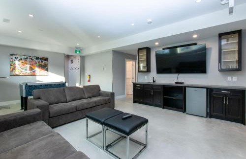The Blue Mountains Ski Chalet | 107 Birchview Trail