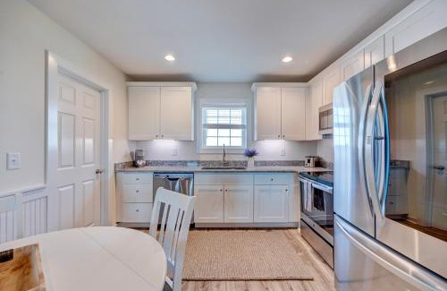 Surf City Apartment | 107 Queen Suite, 1st Floor Sundown